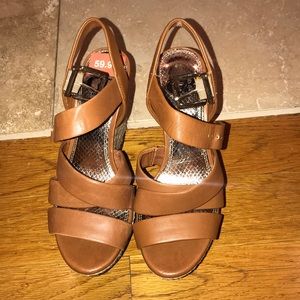 Brown wedges